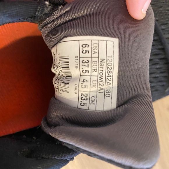 Brooks Adrenaline - Gently Used - Size 6.5 Narrow - Picture 5 of 5